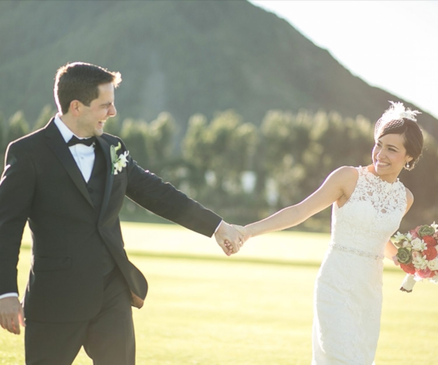 Novios felices el día de su boda