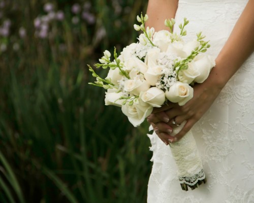 Bouquet de novia en rosas blancas
